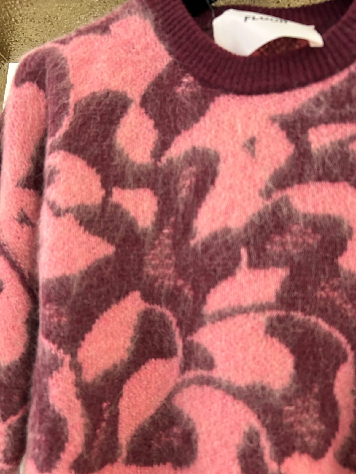Floor pullover
