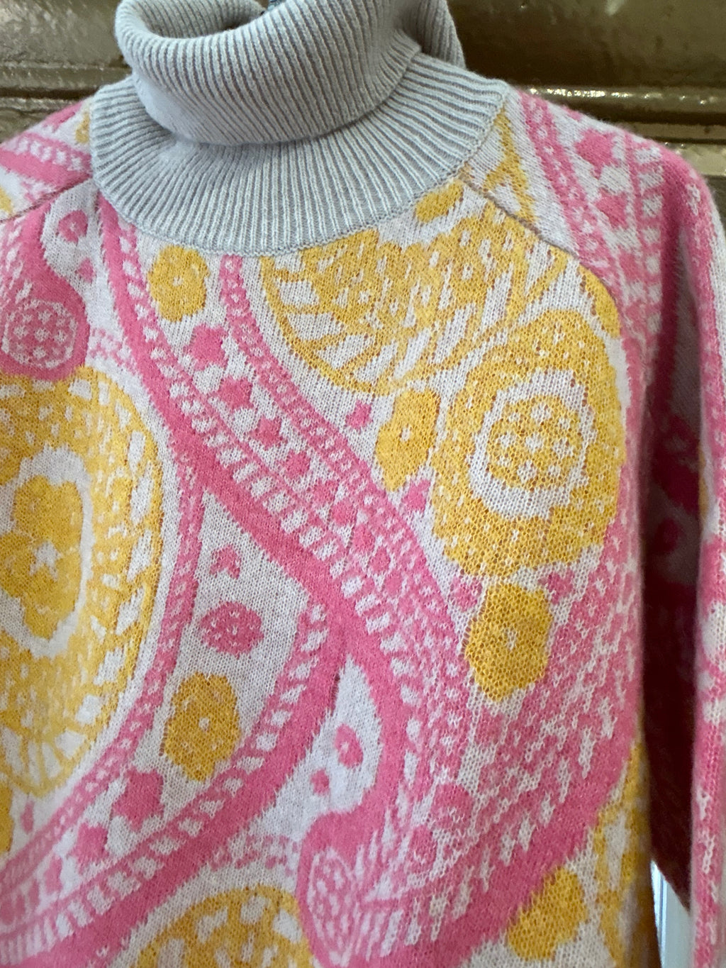 Floor pullover