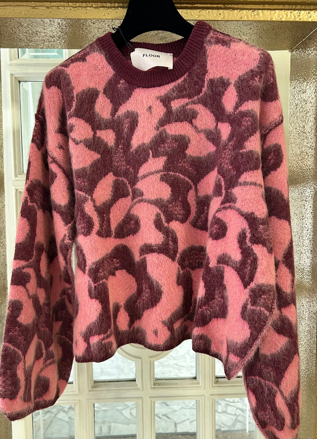 Floor pullover