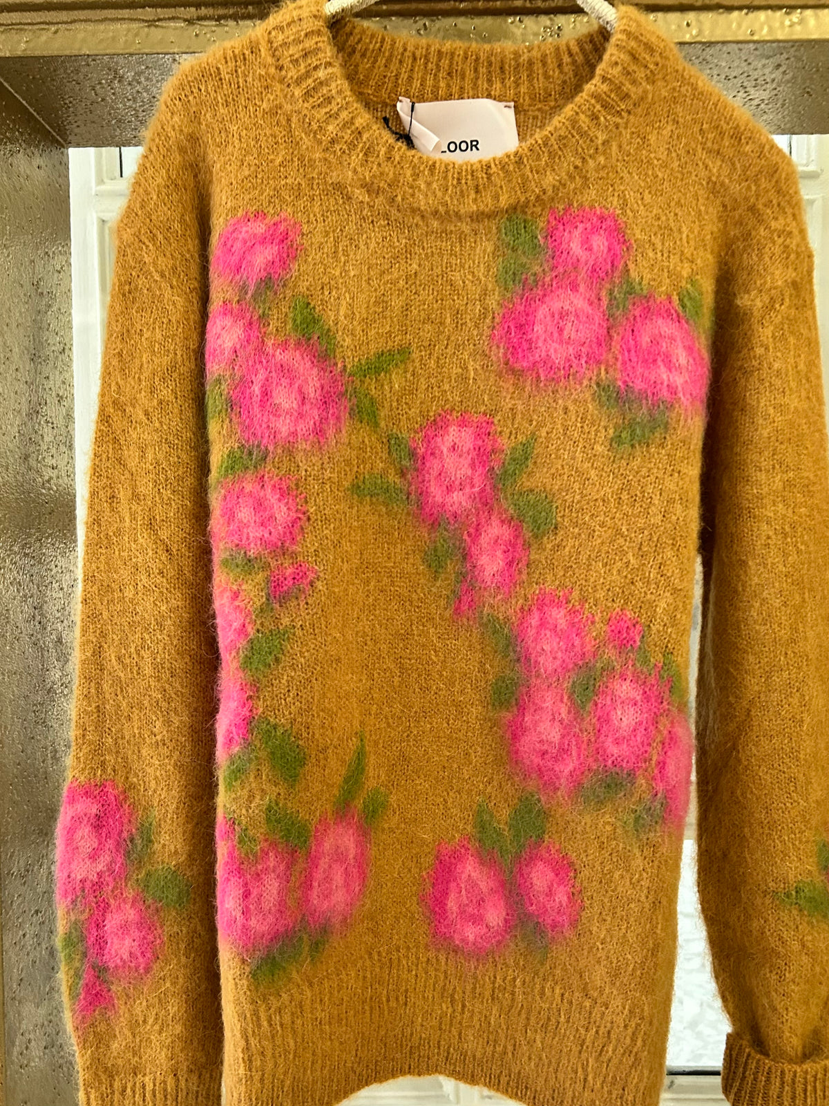 Floor pullover