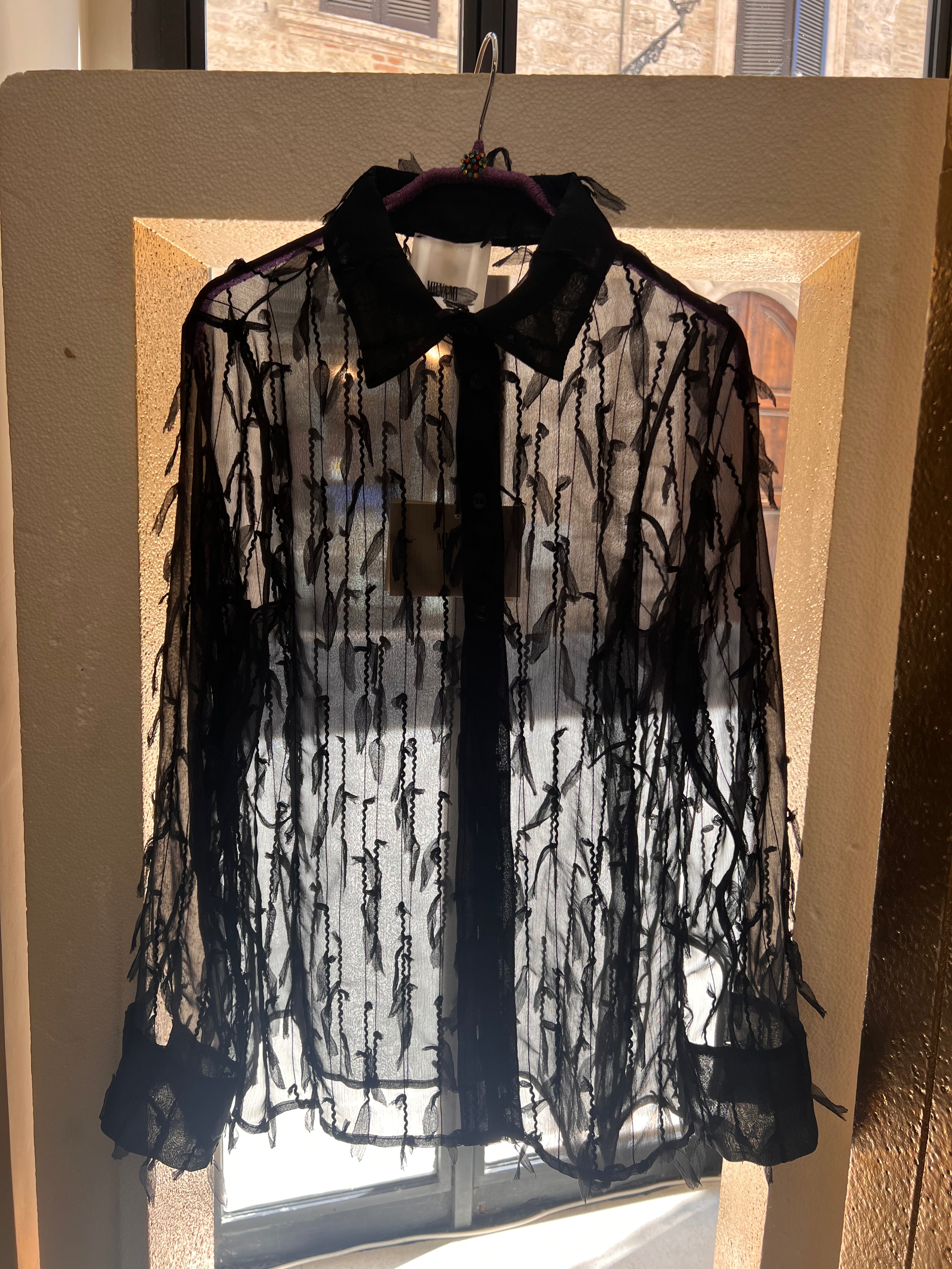 Camicia con petali in tessuto