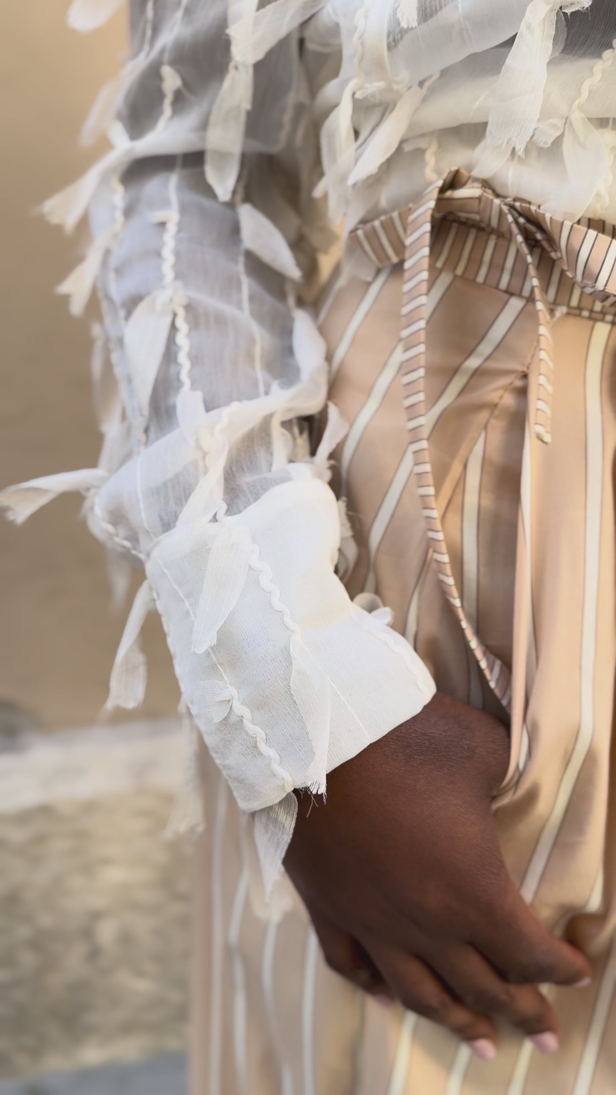 Camicia con petali in tessuto
