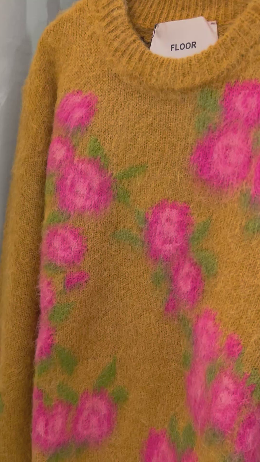 Floor pullover